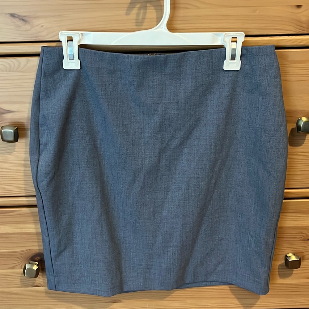 NWT Banana Republic pencil skirt - petite - gray with blue undertones